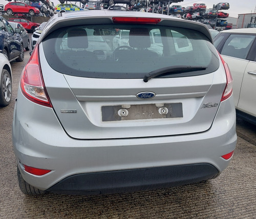 Rear spoiler ford fiesta - ford,