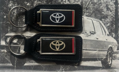 Two toyota keyrings yaris - toyota,