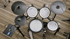 Roland TD-17KV Electronic V Drum + sticks (FANTASTIC)