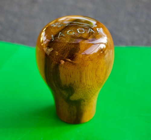 Jaguar wood gear - wood, knob
