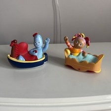 In The Night Garden Toys - Push Along Iggle Piggle + Upsy Daisy Boat Bed Figures