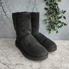 UGG Womens Classic Short