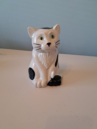 Wade pottery cat - wade,