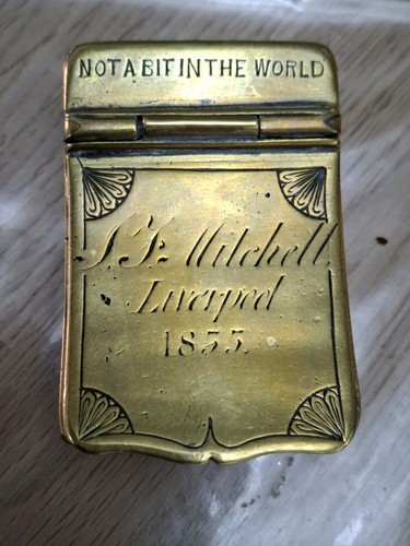 Antique brass curved snuff - brass,