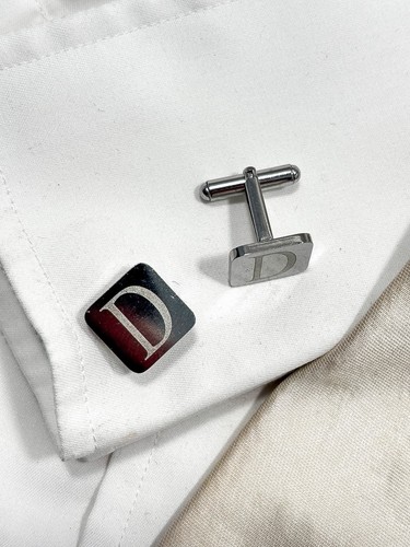 Lasered silver tone initial - tone, d