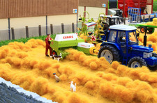 BRUSHWOOD TOYS 1:32 SCALE