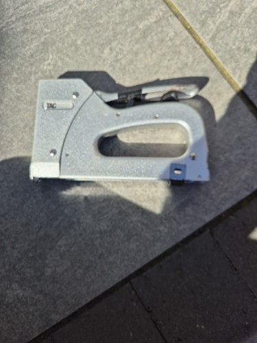 Staple gun - staple,