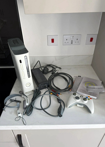Microsoft xbox 360 - microsoft, white