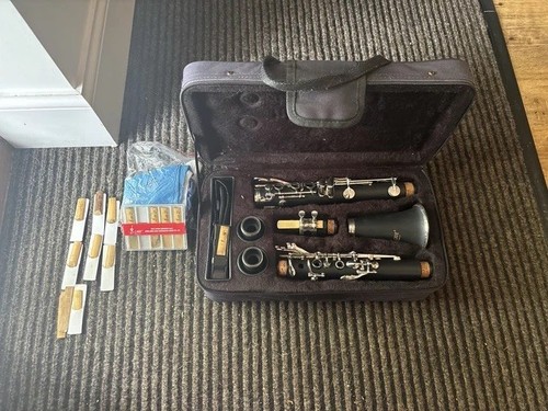 Lade clarinet with case and - case,