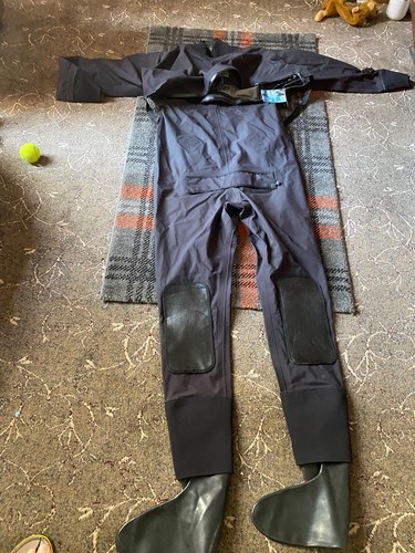 Dry suit diving - dry,