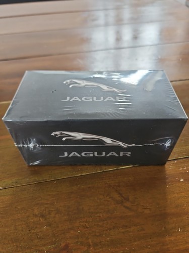Atlas editions jaguar blue - atlas,