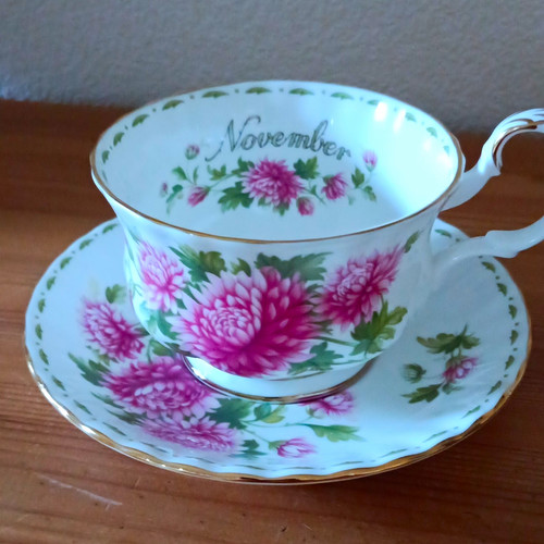 Royal albert bone china - royal,