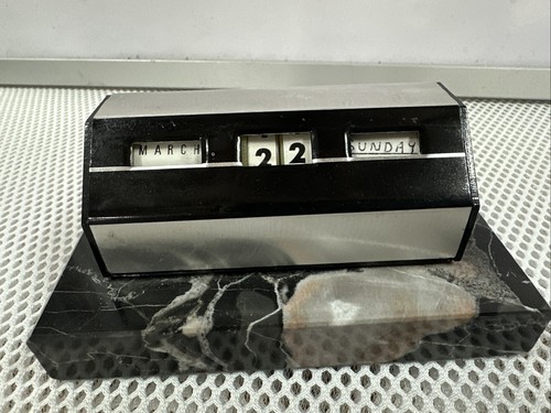 Vintage perpetual desk - vintage,