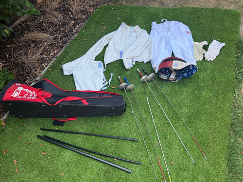 Bundle fencing gear - of,