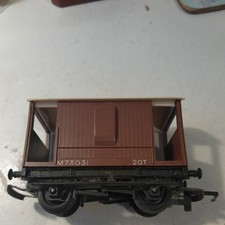 Tri- ang R16 Brown 20T Gauge OO Model Train Brake Van M73031