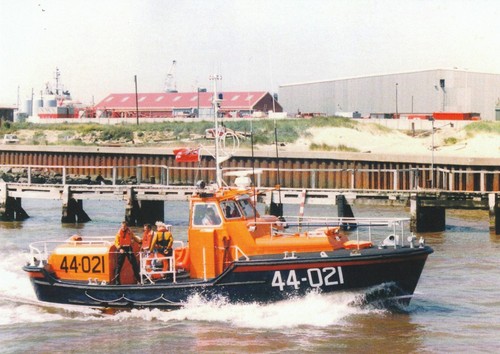 Rnlb unused postcard great - unused,