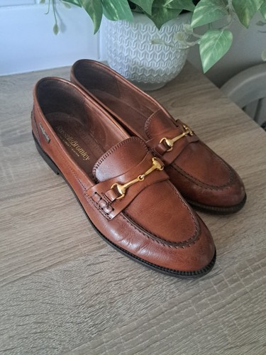 Russell and bromley size 5 - and,