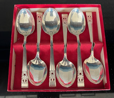 6 x Vintage Hampton Court