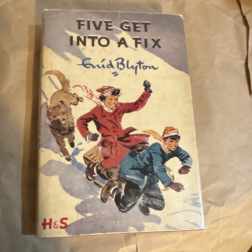 Enid blyton five get into - blyton,