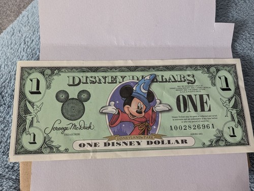 Disney dollar 2001 aa - disney, dollar,