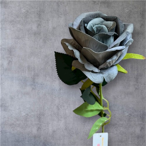 Realistic single velvet rose - realistic,