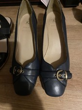 Ladies Leather Shoes Size 6 By