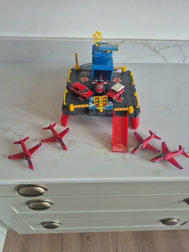 Matchbox motor city - city, arrows
