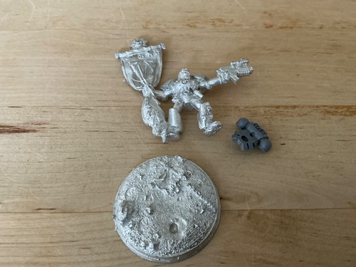 Warhammer 40k space marine - space,
