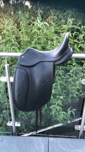 Black saddle - black,