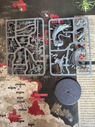 Tech priest dominus adeptus - tech-priest,