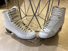 Jackson Artiste Women’s Ice Skating boots (6 US)