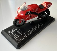 Majorette Yamaha YZR500 Max Biaggi 1:18 Scale Diecast MotoGP 2000 With Plinth