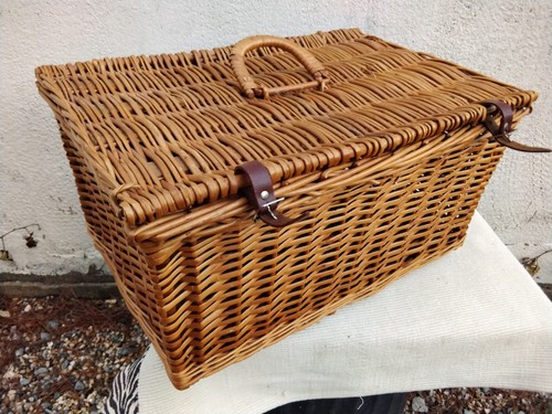 Vintage wicker picnic storage - vintage,