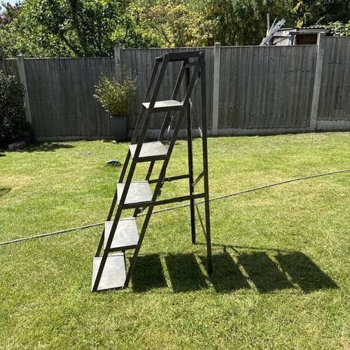 Metal folding stepladders - folding,