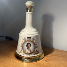  Bells Scotch Whisky Decanter Elizabeth II 60th Birthday 1986 Royal Memorabilia 