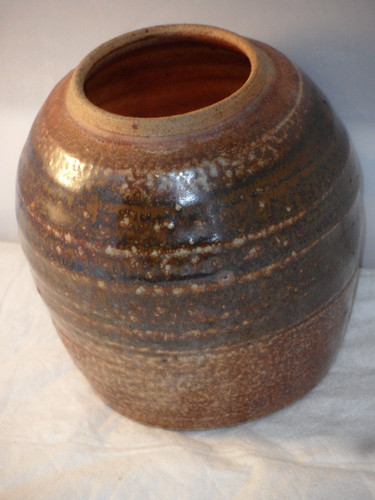 Jane hamlyn mbe studio pottery - hamlyn,