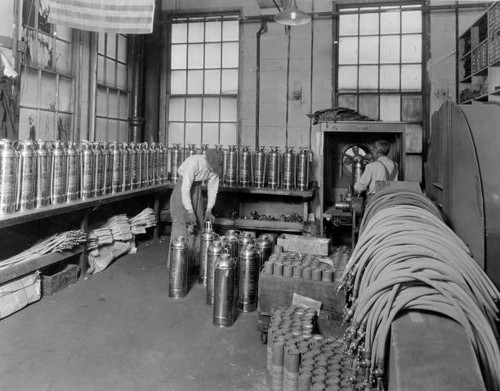 Lacquering extinguishers plant