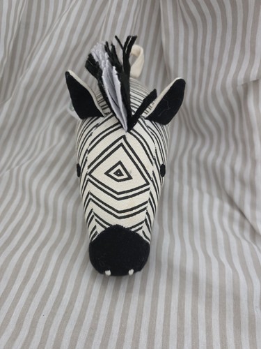 Dunelm small zebra head wall - small,