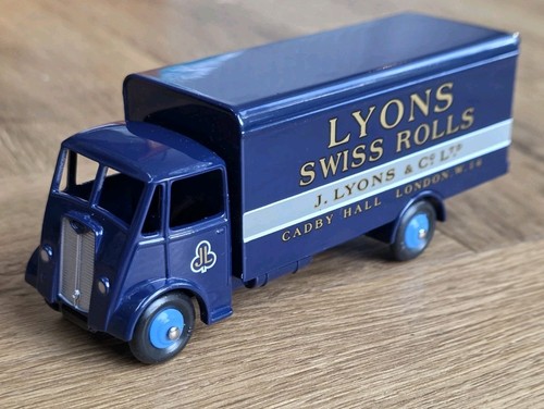 Atlas diecast dinky toys - diecast,