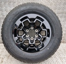 17" TOYOTA HILUX GR Sport