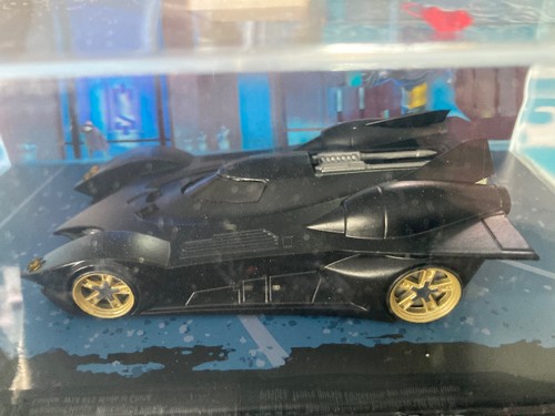 Batman automobilia definite - batman,