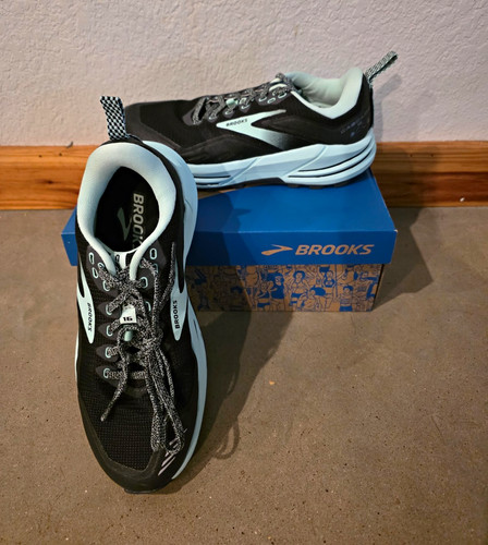 Brooks cascadia 5 - 16, (d)