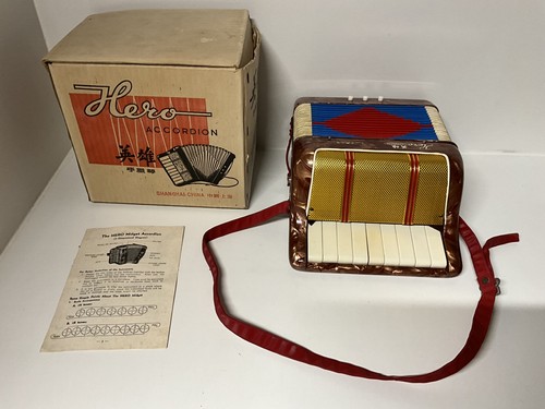 Hero accordion squeeze - hero,