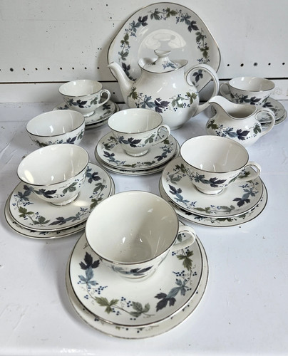 Vintage royal doulton burgundy - royal,