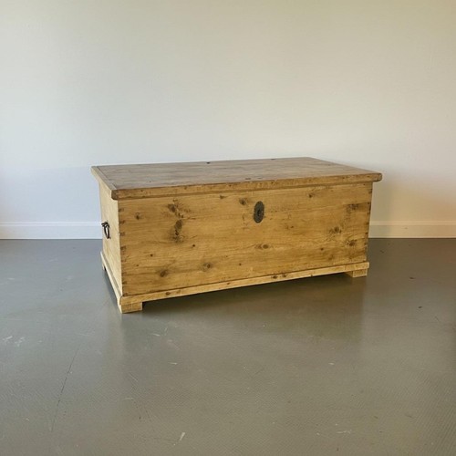 Vintage large victorian pine - large,
