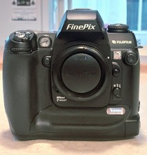 Fujifilm FinePix S Series S3 Pro DSLR (Body only) Near Mint & Low Shutter Count