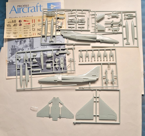 Vintage hasegawa douglas 4f - hasegawa, a-4f