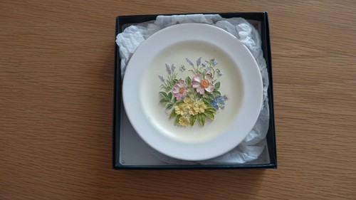 New hand painted wall - new, plaque