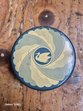 Vintage W & R Jacobs Water Biscuits Tin With Swan Motif