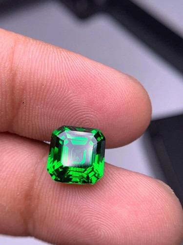 Natural tsavorite - 11.50, ct